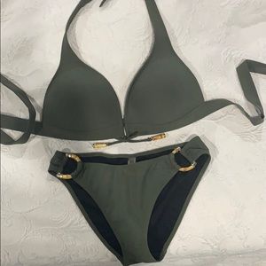 Women’s bathing suit